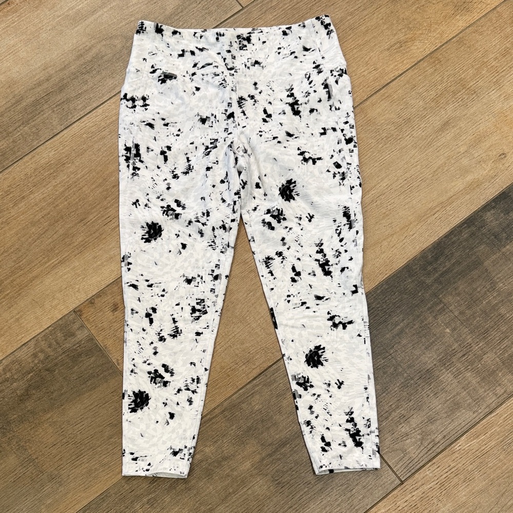 DSG Women’s Sz L Black and White Patterned Leggings with pockets